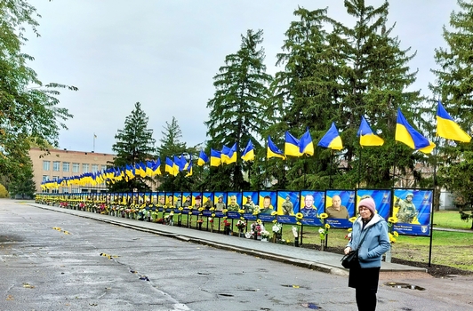 Алея героїв смт Арбузинка
